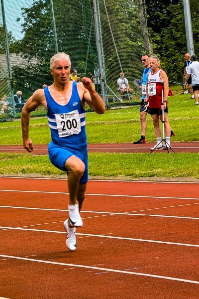 HODGSON MAINTAINS 100% MASTERS RECORD AT JARROW